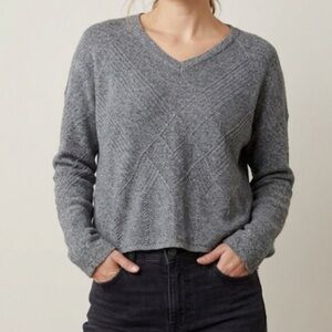 Smartwool Vneck Wool Sweater Size Medium Dark Grey